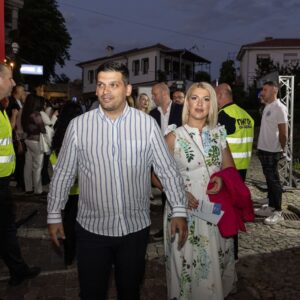 IMG-9bc9897eb8246ffb61d3efc91f4d9c69-V