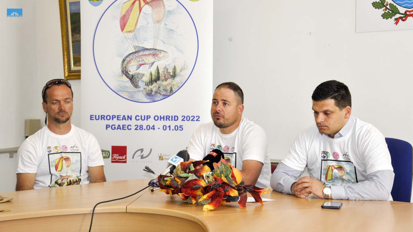 Охрид домаќин на Европскиот куп во параглајдинг
